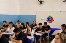 Escolas estaduais de Minas Gerais inovam na preparação dos estudantes para o Saeb 2025