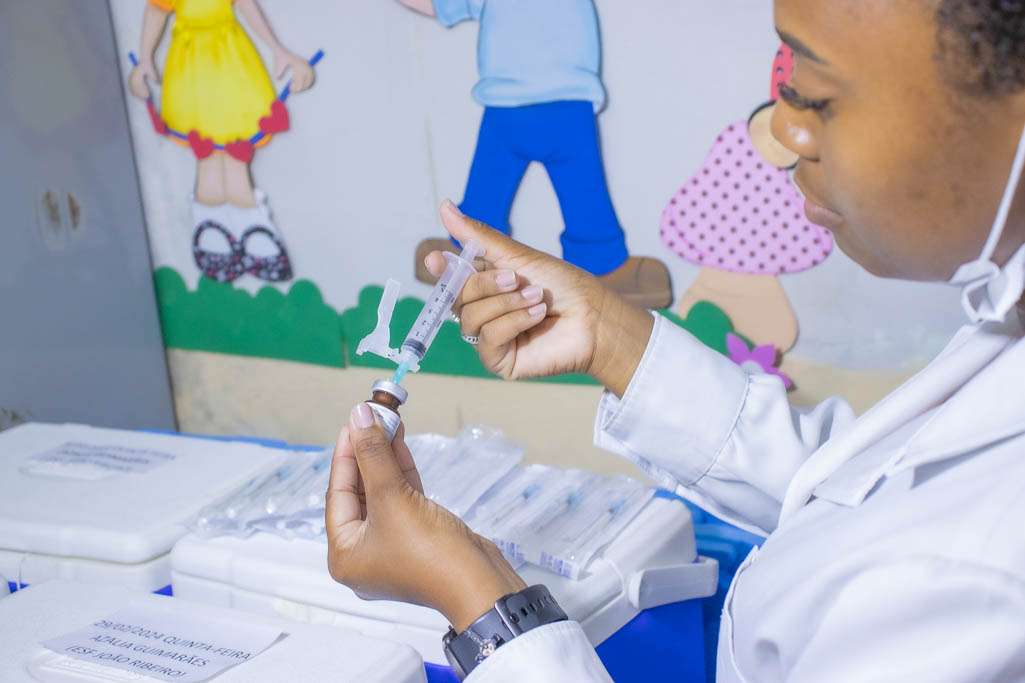 Araxá reforça importância da vacinação contra a dengue: cobertura segue abaixo da meta