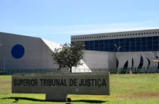 Plano de saúde tem de cobrir emergência nos casos de cirurgia estética