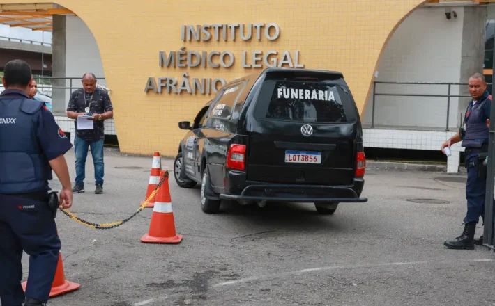 IML já liberou 89 corpos de mortos em megaoperação, diz governo do RJ IML já liberou 89 corpos de mortos em megaoperação, diz governo do RJ