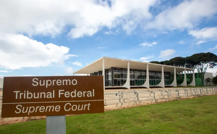 STF inicia julgamento sobre vínculo de emprego de motoristas de apps