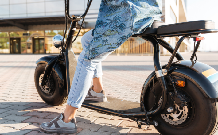 Prefeitura de Araxá orienta sobre novas regras para motos e scooters elétricas que entram em vigor em dezembro
