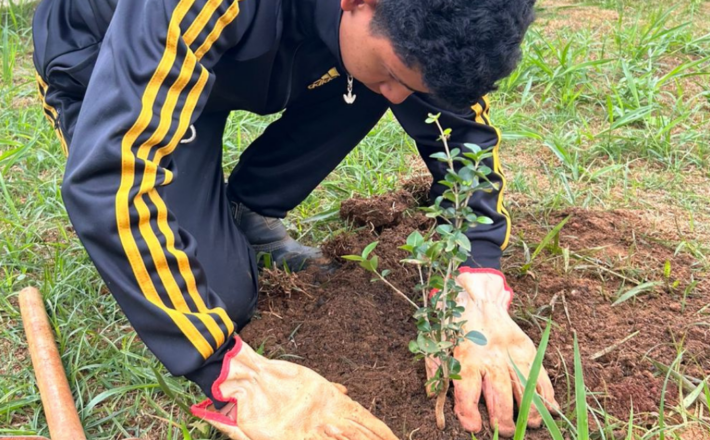 Projeto Florir deixa sua marca em espaços públicos e amplia protagonismo juvenil em Araxá