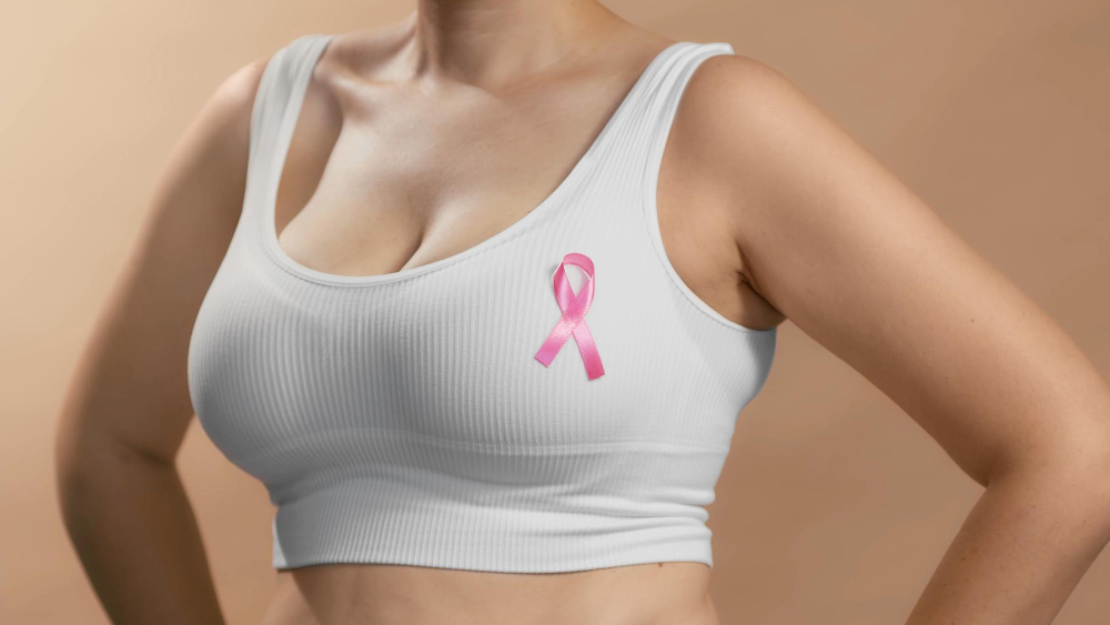 Outubro Rosa: Unimed Araxá doa 60 mamografias e amplia acesso a exames