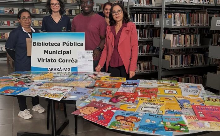 Biblioteca Pública Municipal recebe novos livros do Programa Nacional do Livro Didático (PNLD+)