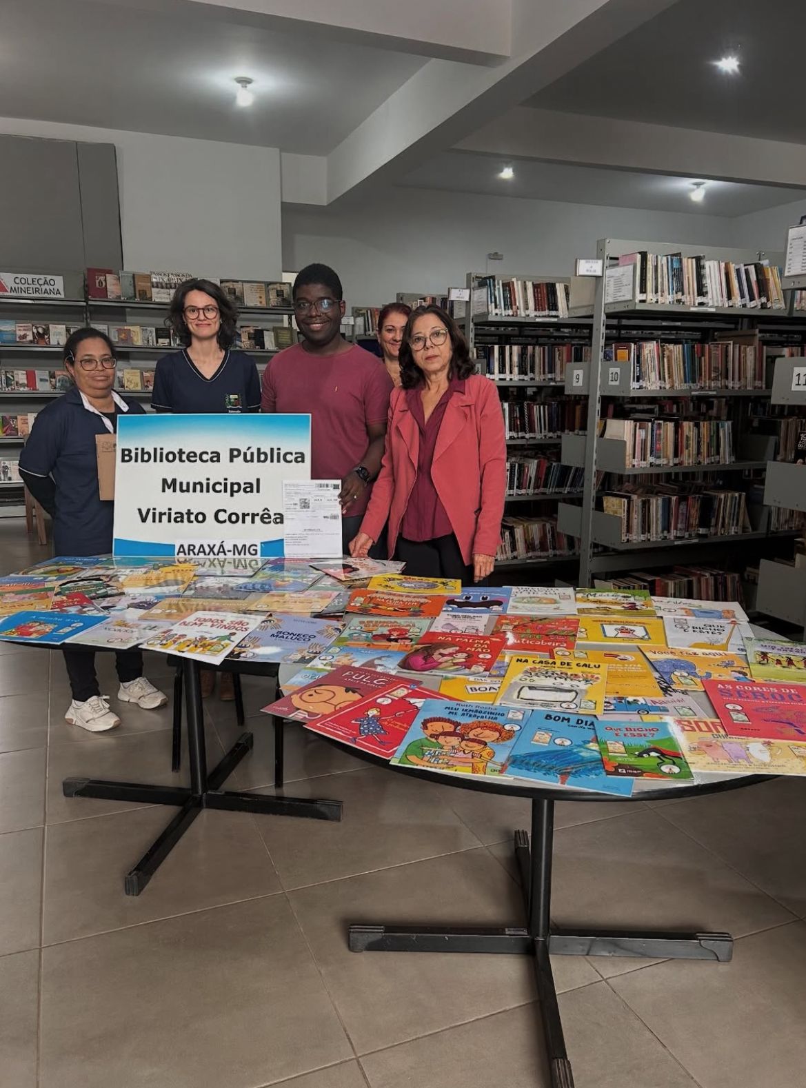 Biblioteca Pública Municipal recebe novos livros do Programa Nacional do Livro Didático (PNLD+)