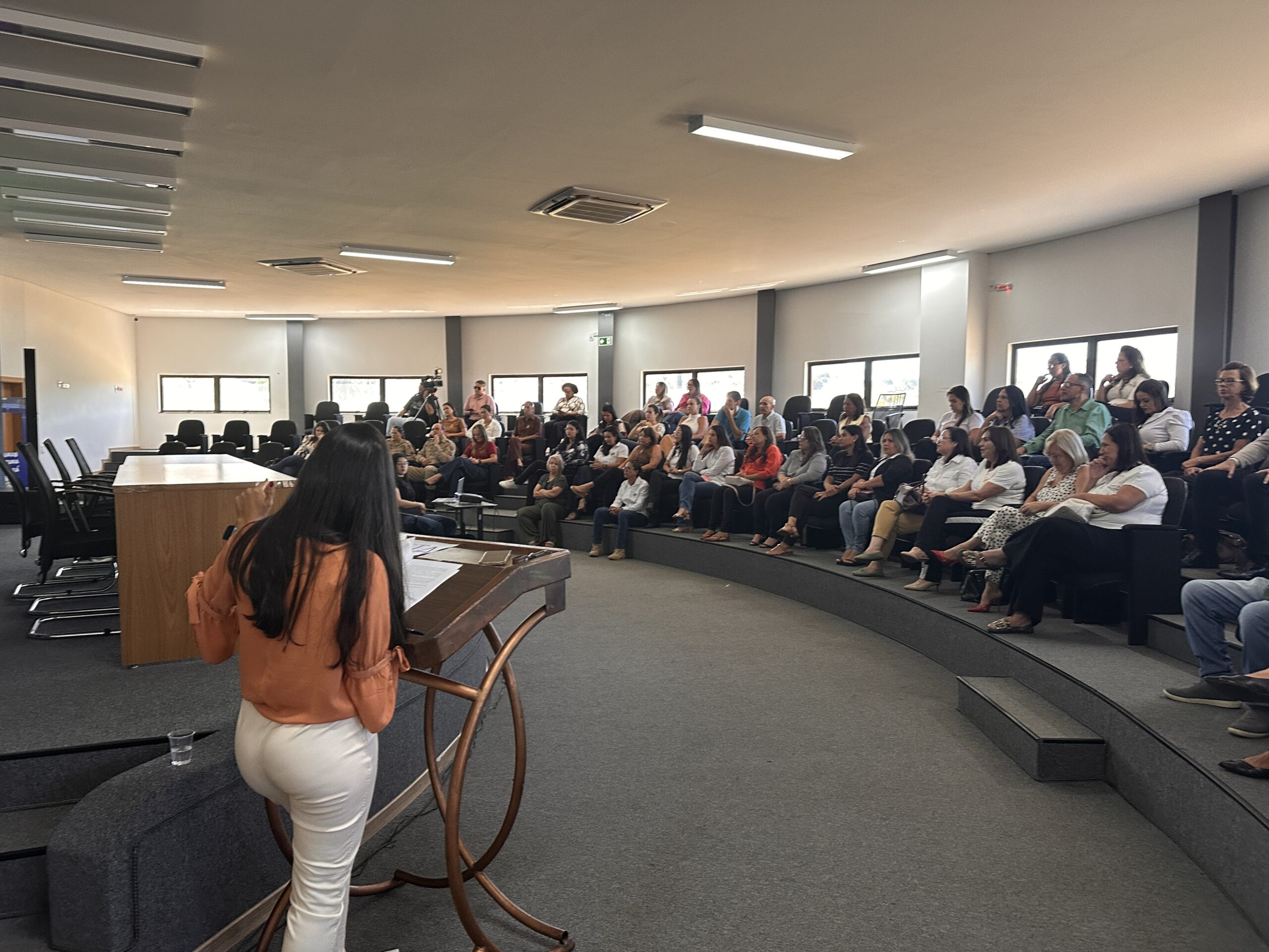 Prefeitura apresenta Diagnóstico Situacional da Mulher Araxaense e inicia etapa de construção de políticas públicas para 2026
