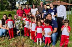 Raízes do Futuro: Raphael Rios realiza plantio no Colégio Dom Bosco