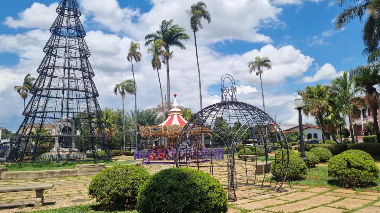 Iluminação natalina de Araxá será inaugurada hoje; saiba como participar