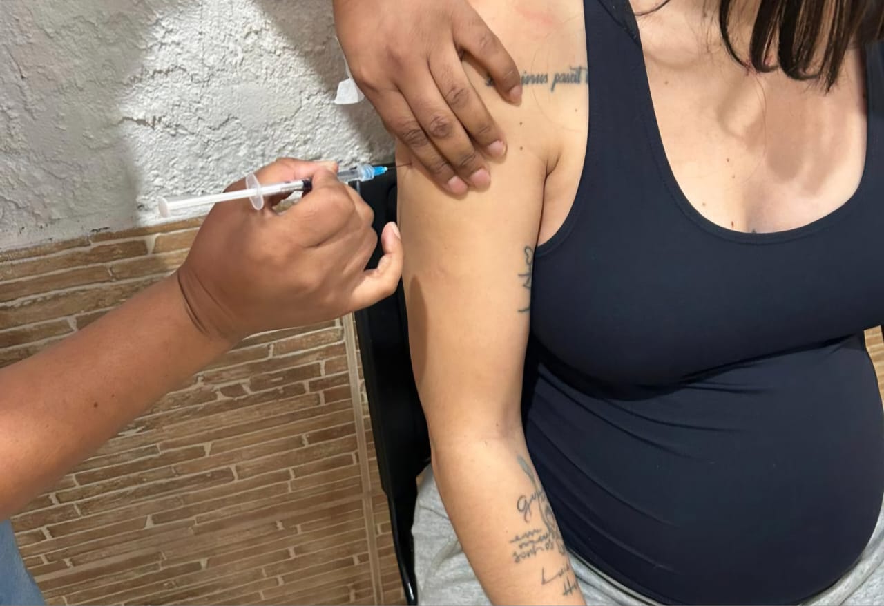 Araxá inicia vacinação contra a bronquiolite para gestantes a partir de 28 semanas