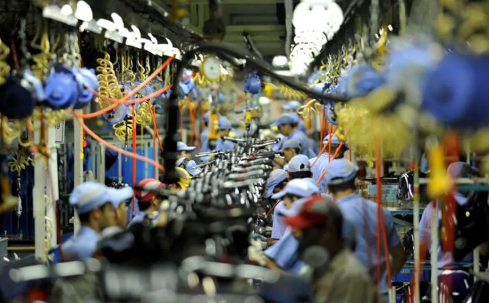 PIB varia 0,1% no terceiro trimestre e alcança 2,4% de crescimento no ano