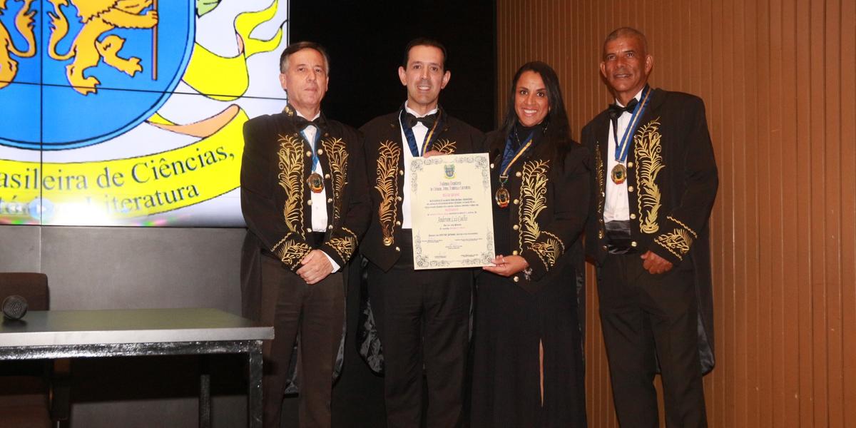 Presidente do CREFITO-4 é agraciado com o título de “Imortal” em Brasília