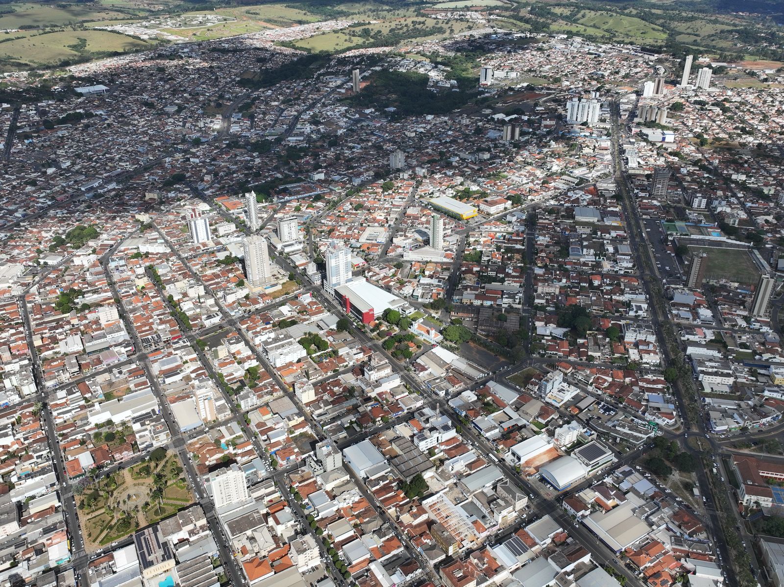 Araxá impulsiona recorde de exportações de Minas em 2025 e consolida importância no cenário econômico global