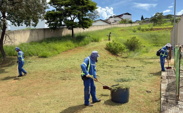 Prefeitura de Araxá reforça capina mecanizada no período chuvoso em locais estratégicos na cidade