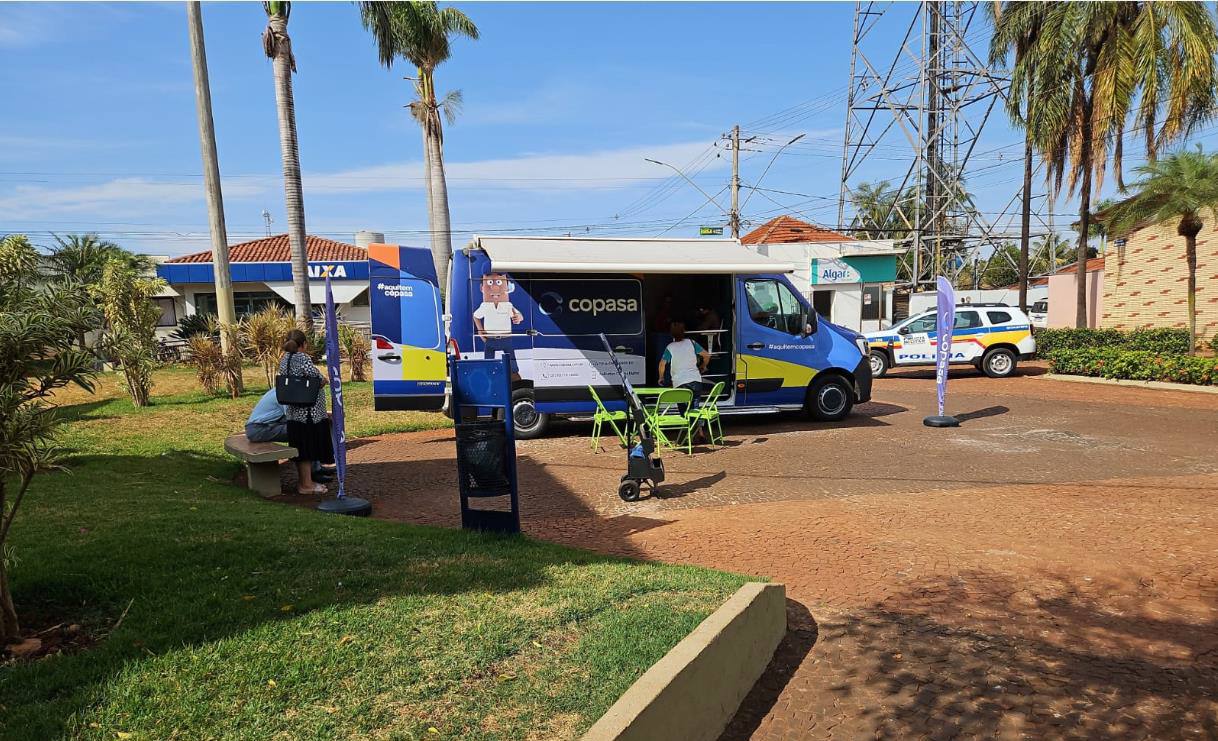 Agência Móvel da Copasa retorna a Araxá com atendimento em ponto estratégico