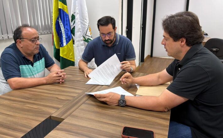 Prefeitura de Araxá protocola proposta de reajuste salarial e aumento do vale-alimentação dos servidores municipais