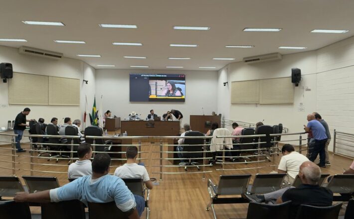 Projeto de reajuste salarial de servidores e aumento no vale-alimentação é aprovado;