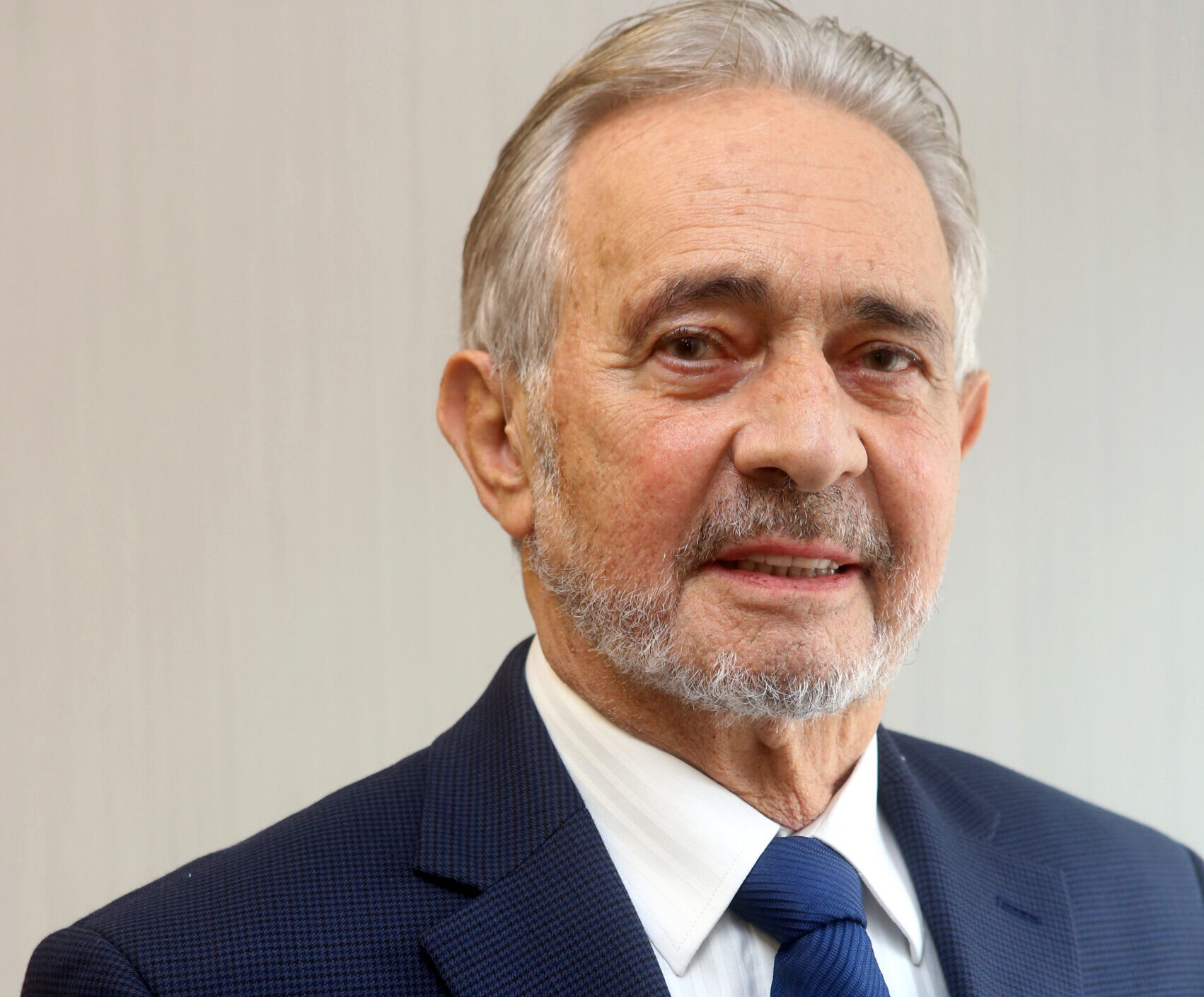 Os penduricalhos brilham no país dos privilégios