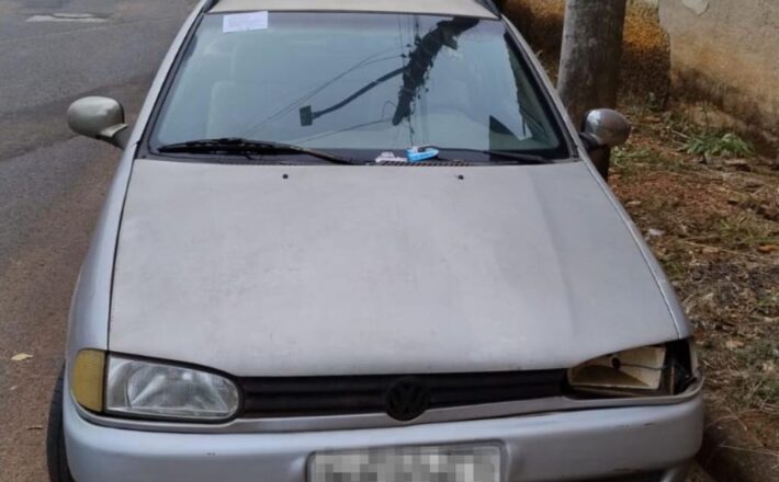 Prefeitura de Araxá intensifica notificação e remoção de veículos abandonados em vias públicas