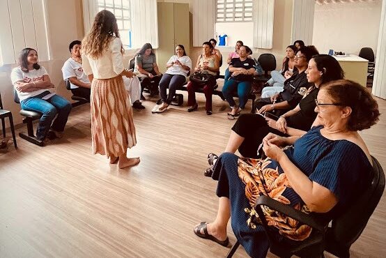 Associação do Câncer de Araxá promove jornada terapêutica para mulhres em celebração ao dia 8 de março