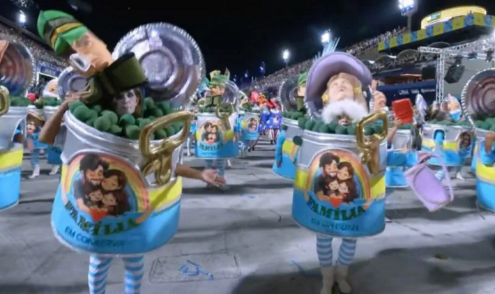  O Desfile da Vergonha