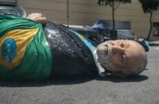 Carnaval ou palanque? Homenagem a Lula termina em rebaixamento e amplia desgaste político