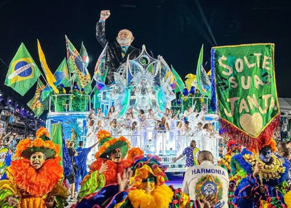 O Carnaval Transformado em Palanque