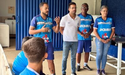 Alunos do Projeto Lobinho aprendem sobre formação e disciplina em palestra com técnico Dalmer Guilherme