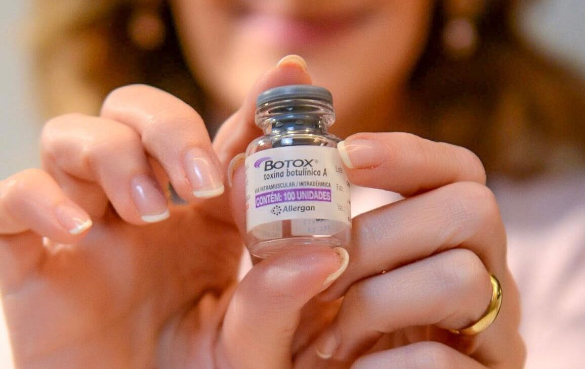 Mitos e verdades sobre procedimentos estéticos faciais: especialista explica o que é fato e o que é desinformação