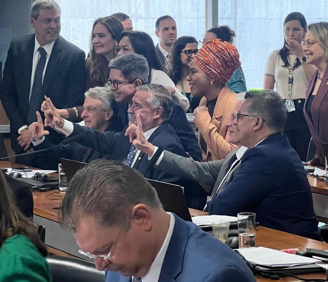 Fim da CPMI do INSS expõe blindagem governista e levanta suspeitas sobre temor de investigação