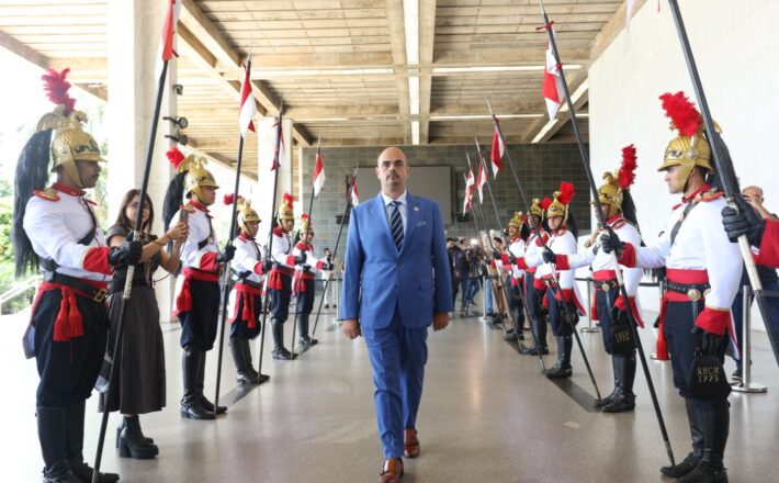 Mateus Simões é empossado governador e reforça projeto de desenvolvimento de Minas Gerais