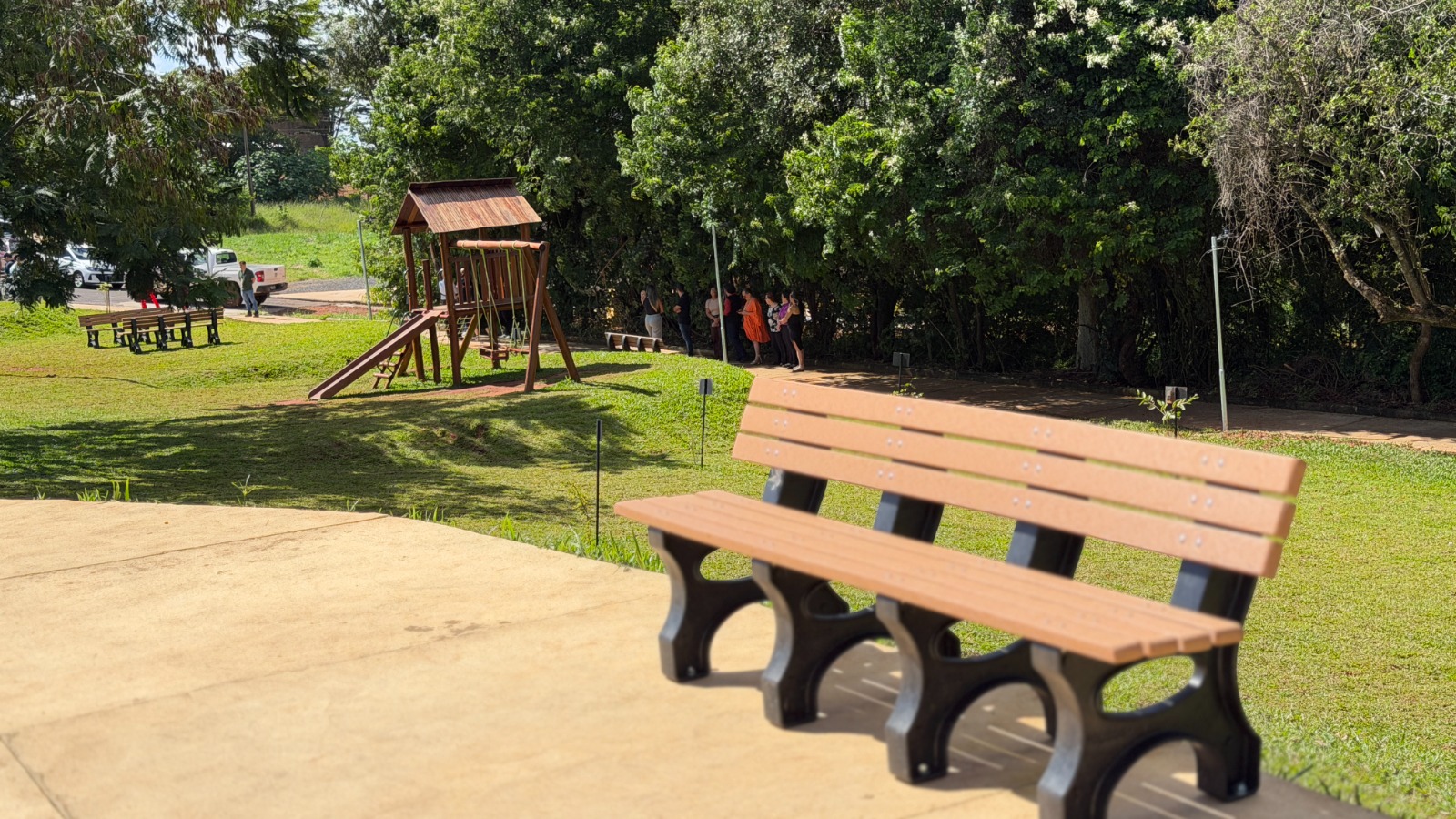 Parceria entre Prefeitura e iniciativa privada inaugura nova praça no setor oeste de Araxá