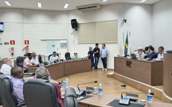 48ª Sessão Ordinária da Câmara debate saúde, habitação e infraestrutura em Araxá