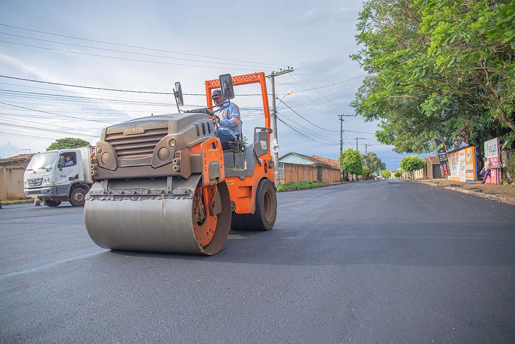 Programa “Asfalto Novo, Nossa Gente Feliz” prevê recapeamento de cerca de 100 km de vias urbanas em Araxá