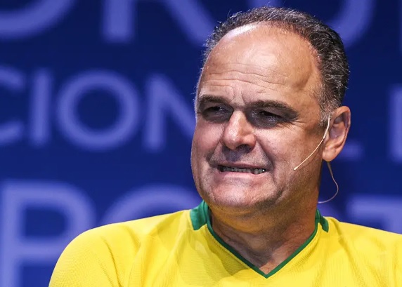 Morre Oscar Schmidt, maior nome da história do basquete brasileiro, aos 68 anos