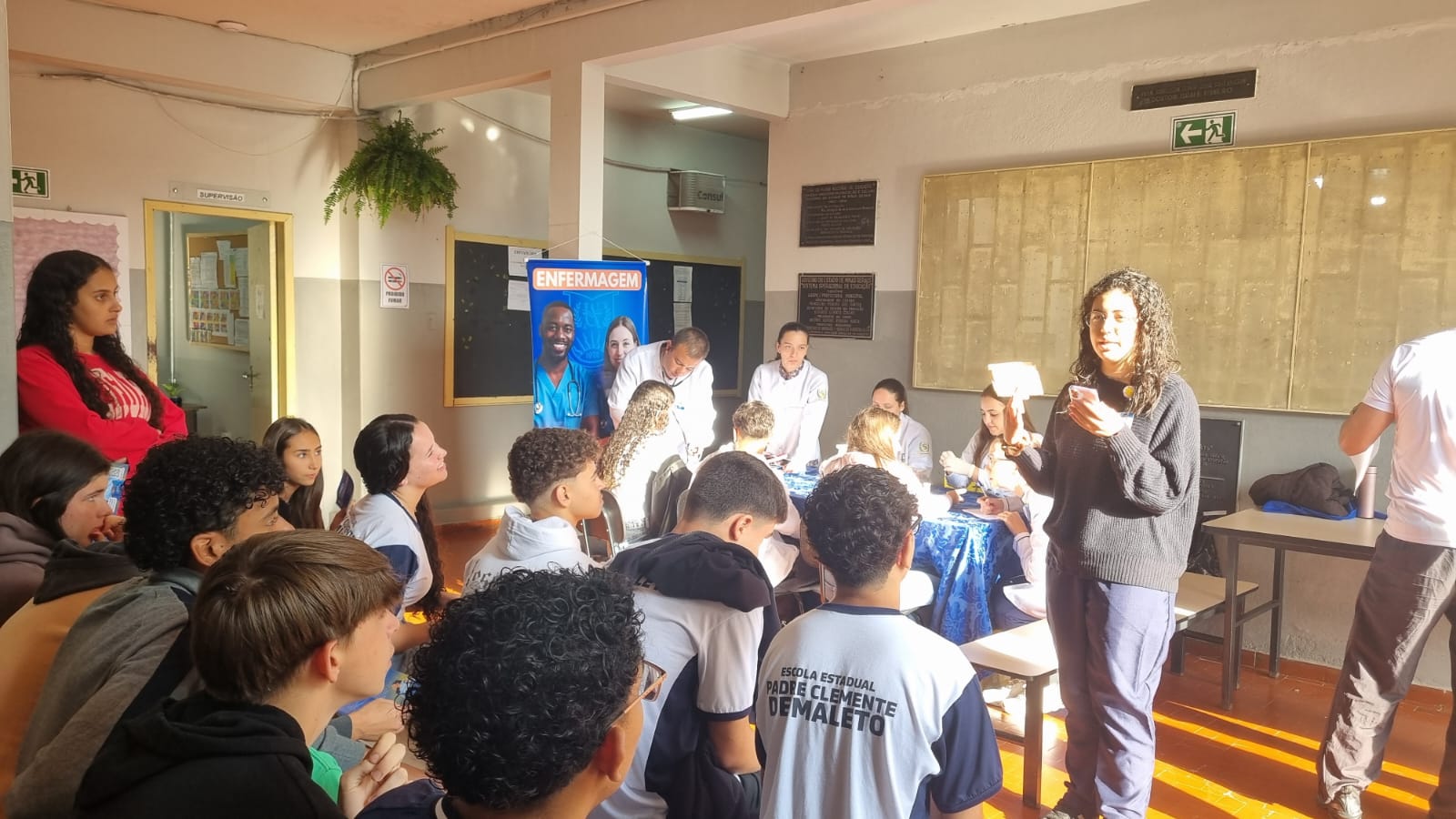 UNIARAXÁ leva conhecimento, cidadania e serviços de saúde a estudantes de Campos Altos