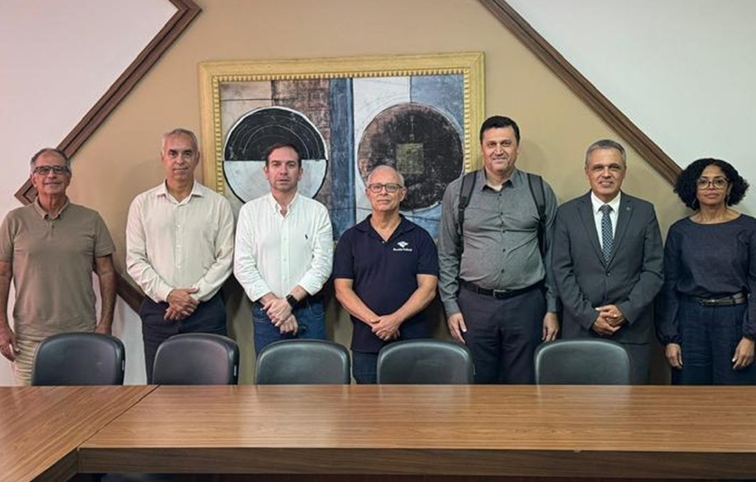 Receita Federal realiza visita institucional ao UNIARAXÁ em Araxá