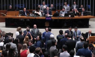 O fim da escala 6×1 foi vendido como vitória social. Mas o Congresso transformou um debate sério em palanque eleitoral.