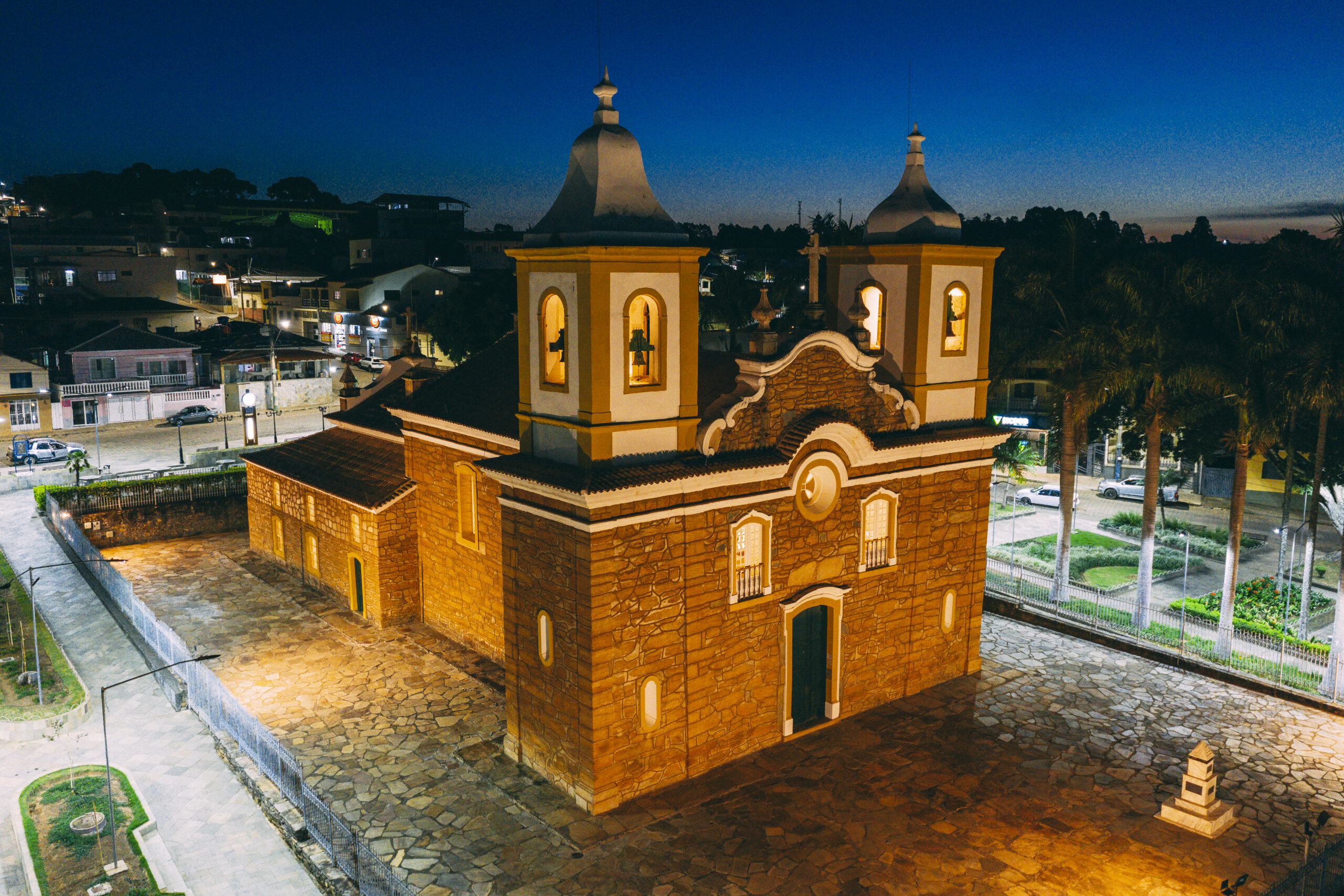 Série de TV ganha exposição na Rede Minas Mostra fotográfica “Minas Cidades Históricas”, de Ricardo Costa, é aberta à visitação na sede da emissora