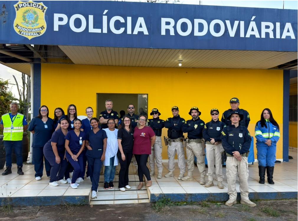 Curso de Enfermagem em parceria com Secretaria de Saúde leva orientações e cuidados de saúde aos caminhoneiros
