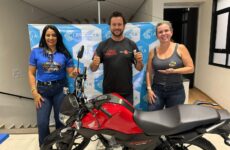 Festival de prêmios da entrega primeira moto e mantém sorteios até o fim do ano em Araxá