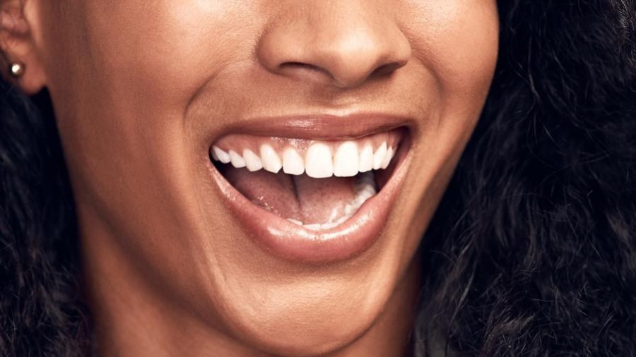 Dentes sensíveis e boca seca: 6 cuidados com a saúde bucal durante o inverno