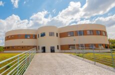 Prefeitura de Araxá implantará cartão magnético para garantir o valor integral do auxílio-alimentação dos servidores