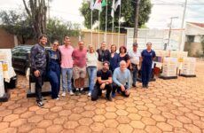 Fenadoces realiza primeira entrega de óleo arrecadado na troca solidária para o show do Biquini Cavadão
