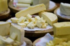 ExpoQueijo Brasil começa nesta semana com shows gratuitos e mais de 8 toneladas de queijo em Araxá