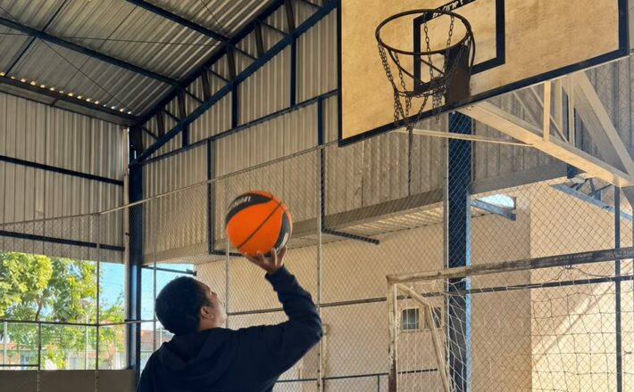 Araxá oferece aulas gratuitas de basquete para jovens com TEA