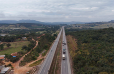 Manutenção da BR-262 avança com novas frentes de serviço