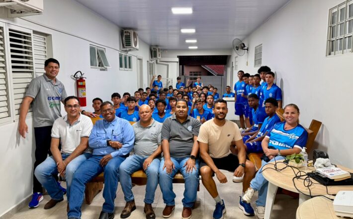 Mentalidade vencedora é tema de palestra para atletas das categorias de base do Dínamo