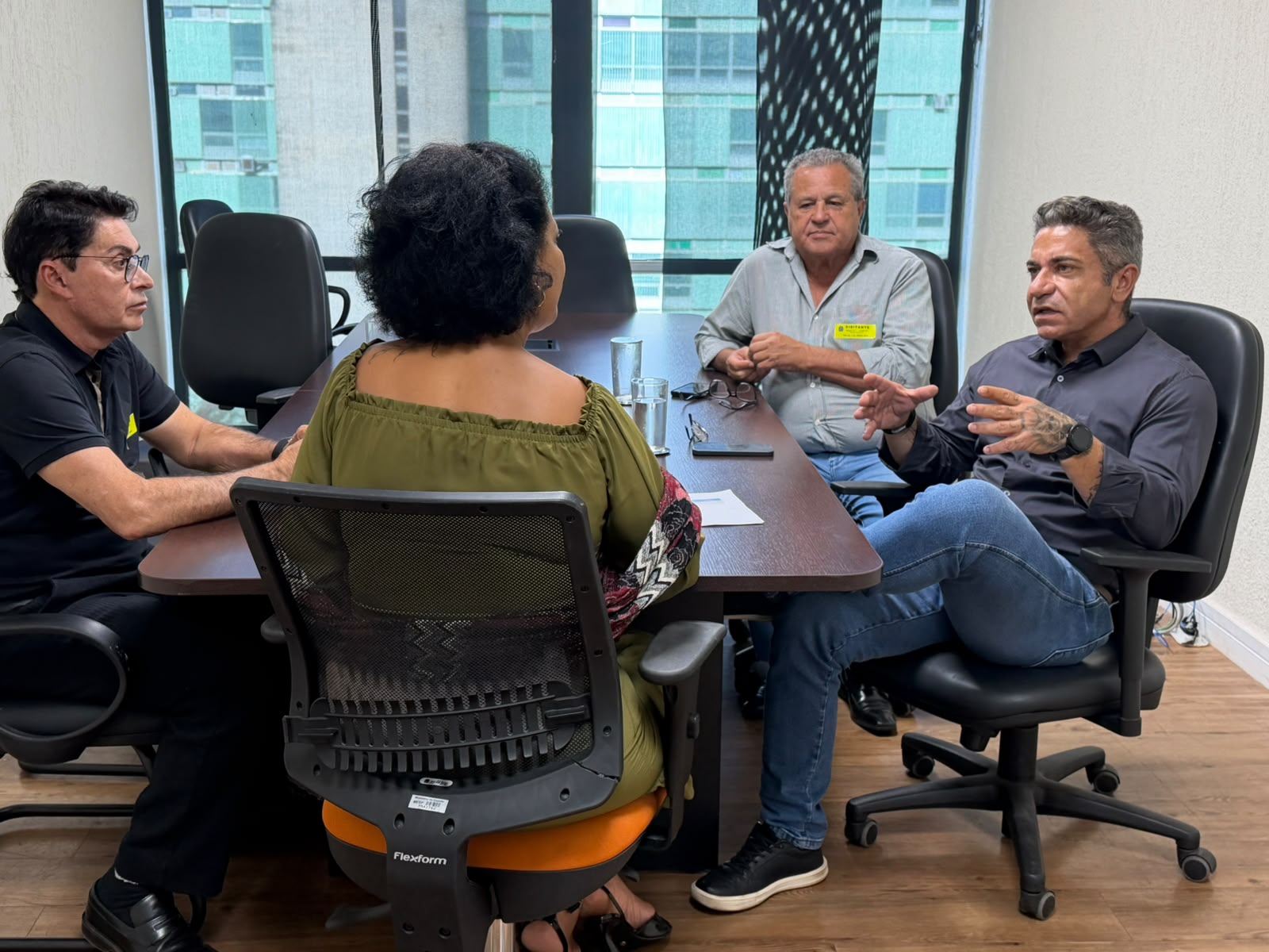 Prefeitura inicia construção do Centro Esportivo Comunitário e busca em Brasília liberação de R$ 1,5 milhão