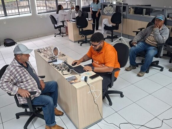 EPR Triângulo promove exames de visão, doação de óculos e corte de cabelo gratuitos para motoristas profissionais